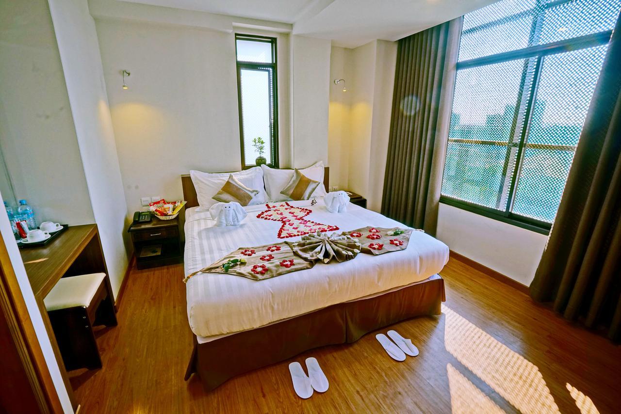 Sanctuary Hotel Mandalay Ngoại thất bức ảnh