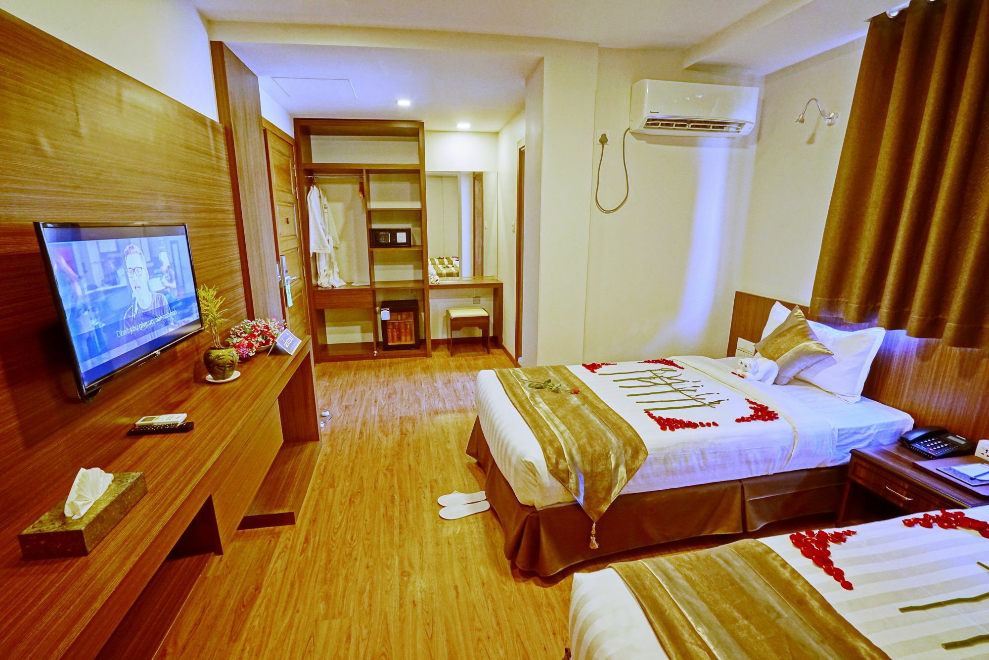 Sanctuary Hotel Mandalay Ngoại thất bức ảnh